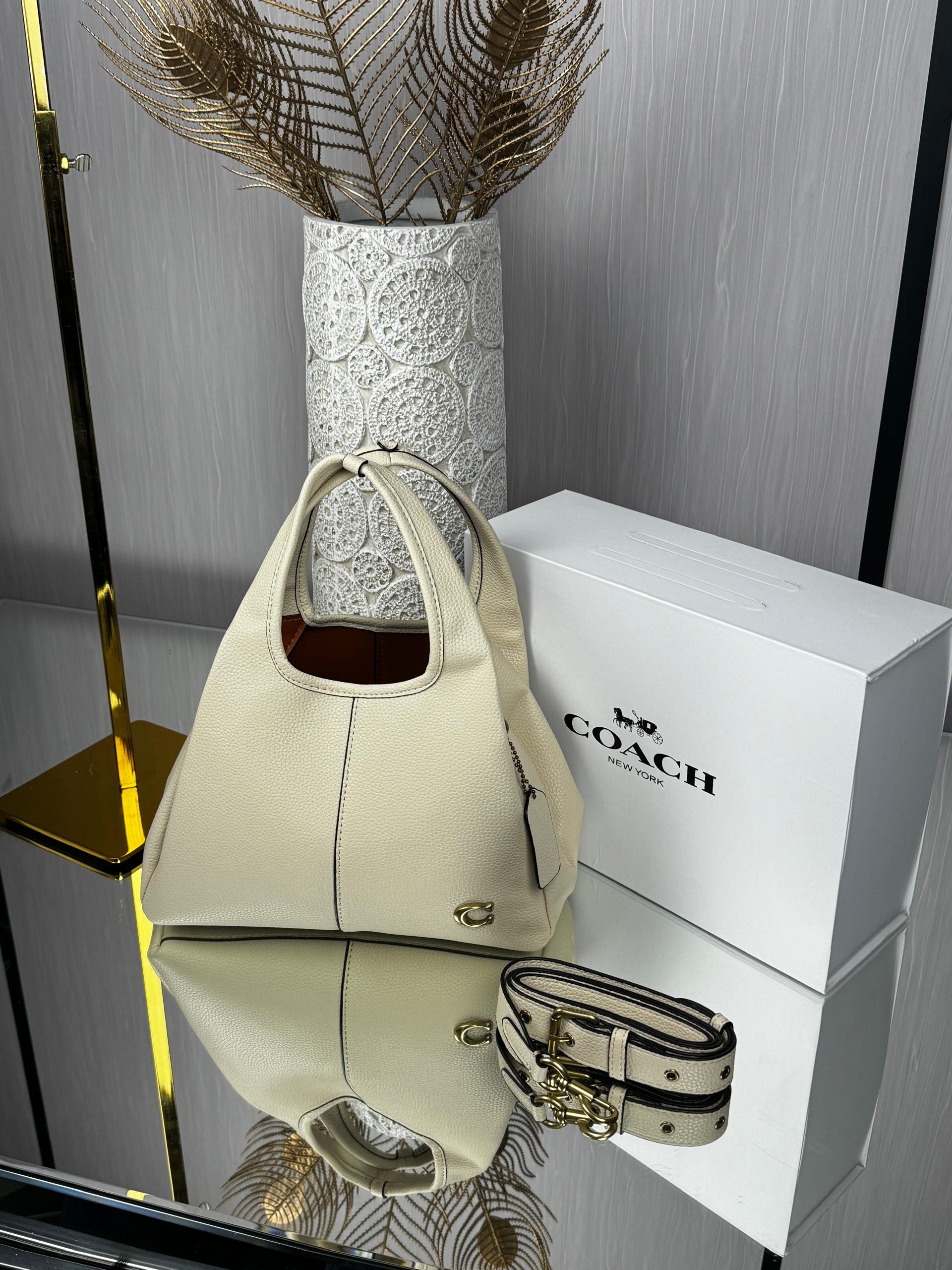 COACH LANA hand bag